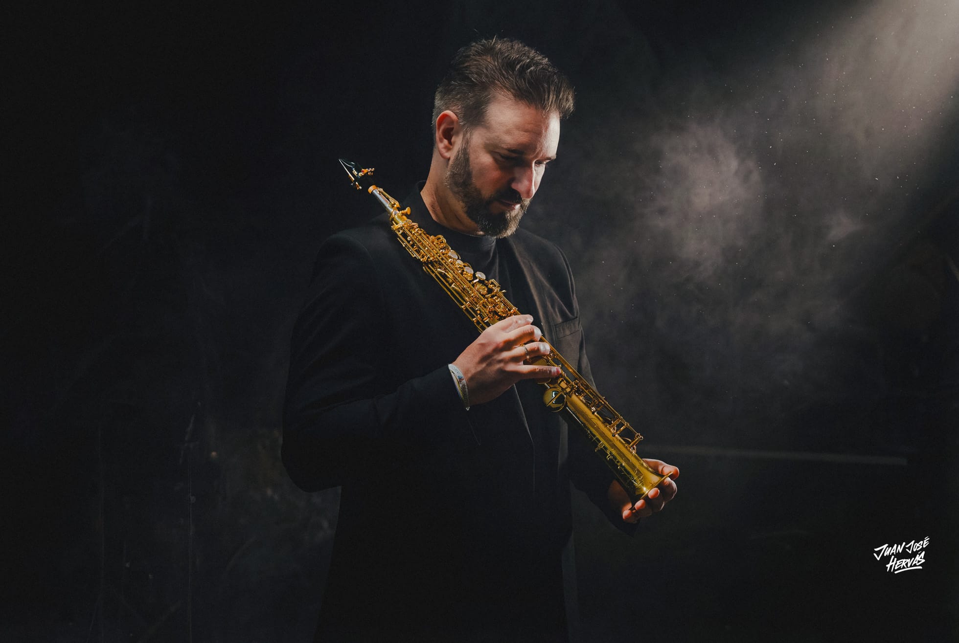 José Ramón Olmo saxofonista embajador JLV Sound Paris